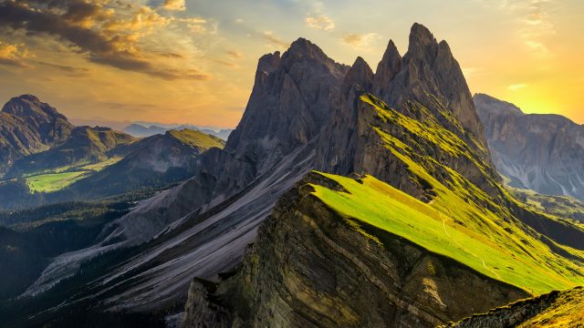 塞切达多洛米蒂山脉山峰风景桌面壁纸